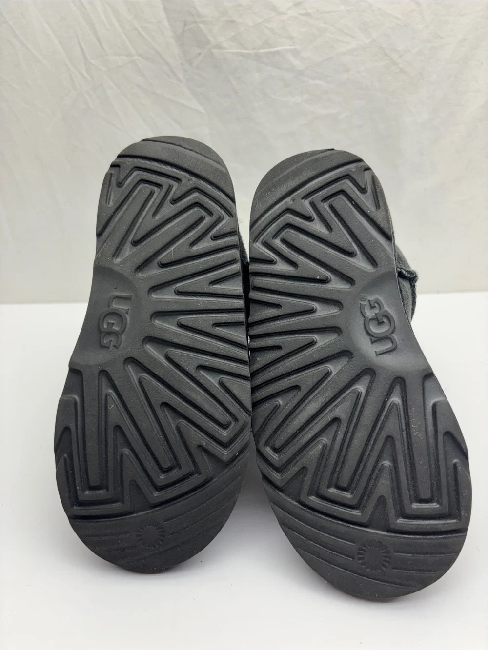 UGG Classic short boots, size 13 for Lott girl, box 73